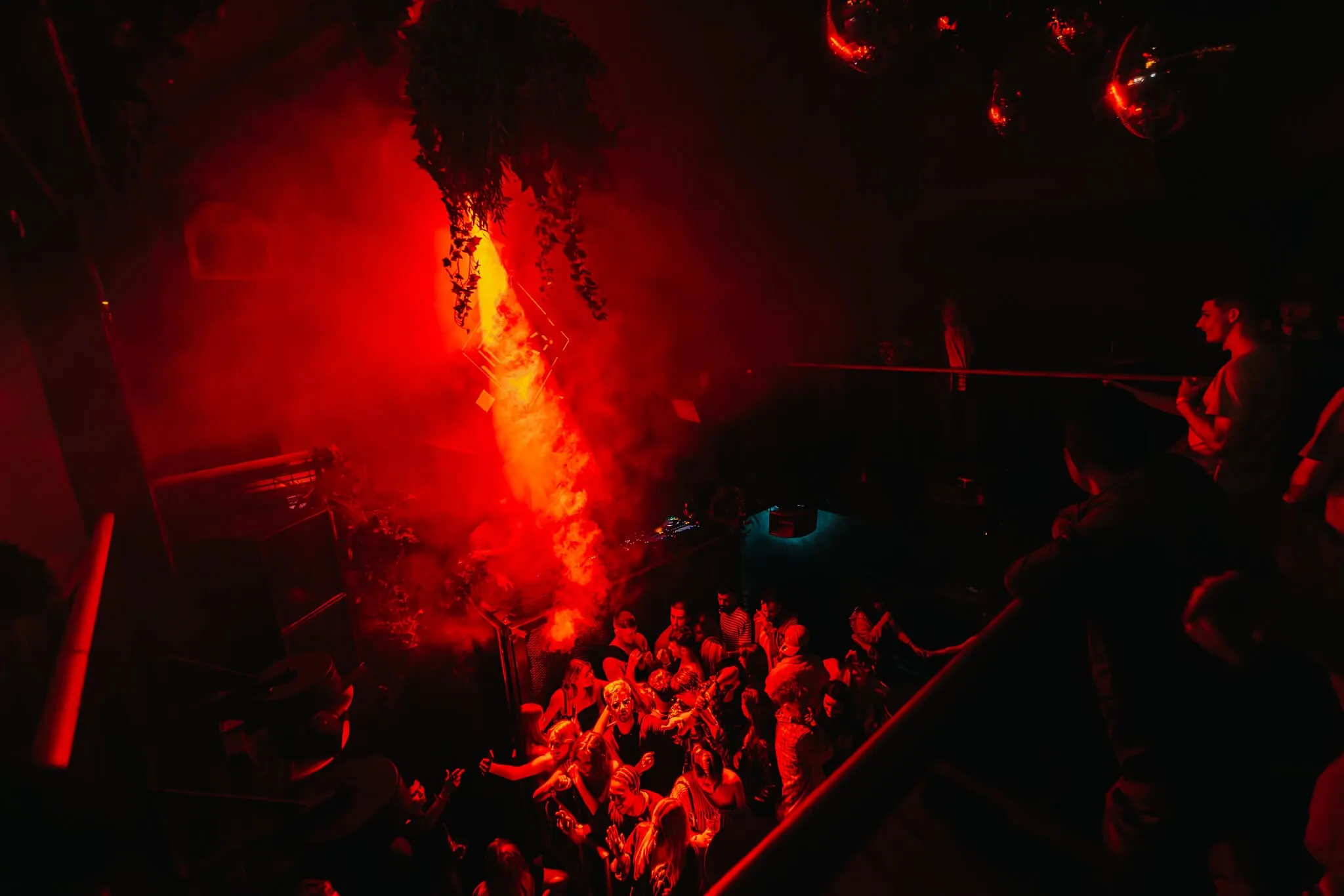 Smoke and light over the Thompsons dancefloor